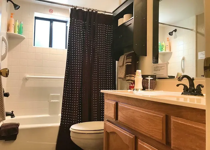 Private Suite-living Rm/kitchenette/bed/bath Gasthof