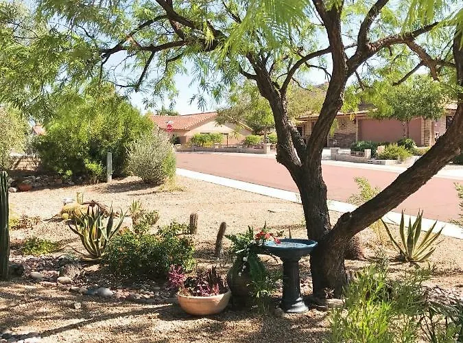 Private Suite-living Rm/kitchenette/bed/bath Gasthof Phoenix